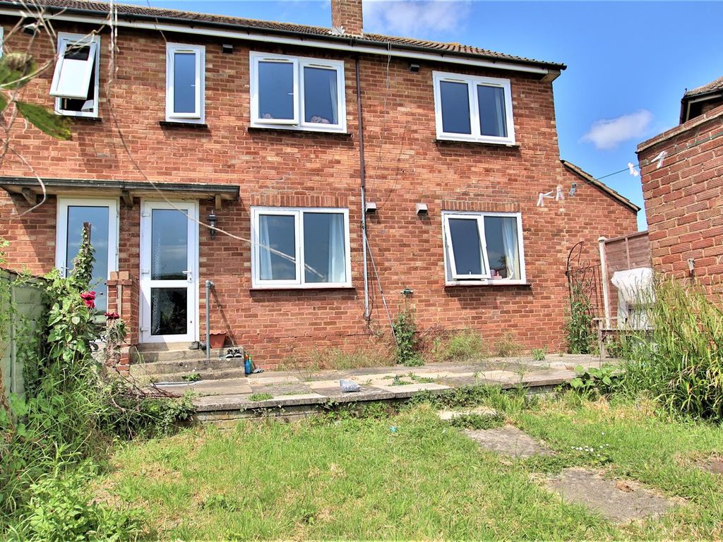 1 bed maisonette for sale in Oldfield, Tewkesbury GL20, £140,000