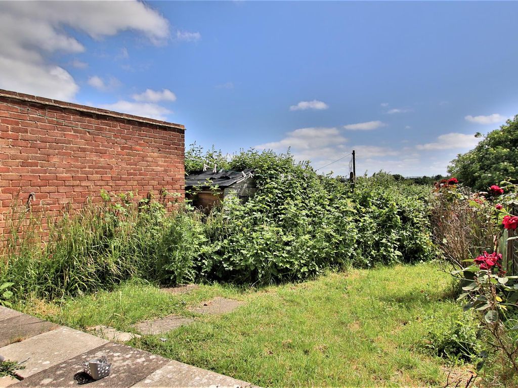 1 bed maisonette for sale in Oldfield, Tewkesbury GL20, £140,000