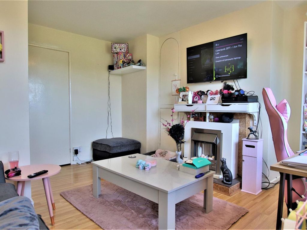 1 bed maisonette for sale in Oldfield, Tewkesbury GL20, £140,000