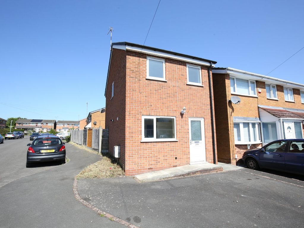 3 bed detached house for sale in Kingfisher Avenue, Nuneaton CV10, £155,000