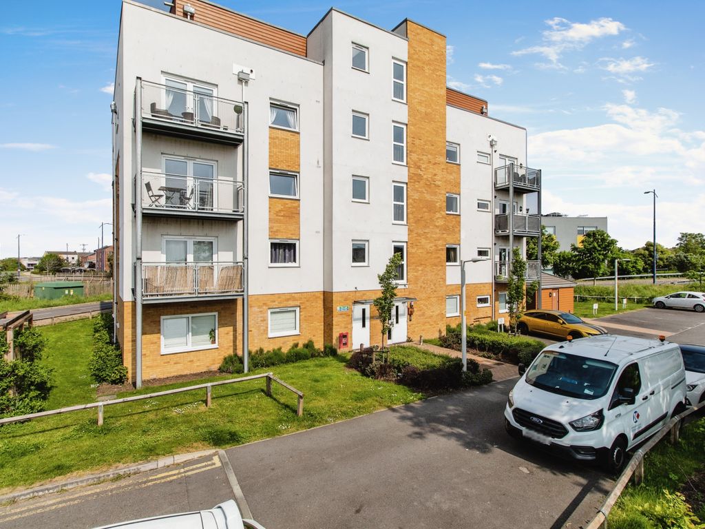 1 bed flat for sale in Binnie Lodge, Binnie Road, Dartford, Kent DA1, £205,000