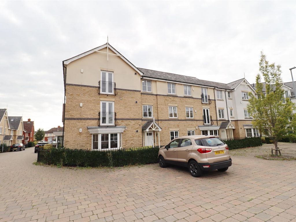 2 bed flat for sale in Shimbrooks, Great Leighs, Chelmsford CM3, £230,000