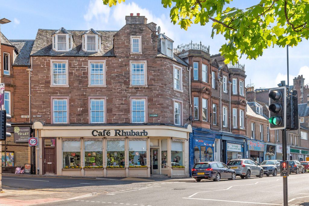 2 bed flat for sale in Hill Street, Crieff PH7, £100,000