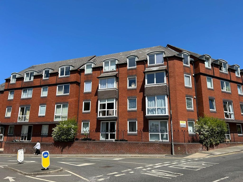 1 bed flat for sale in Garden Lane, Chester CH1, £55,000