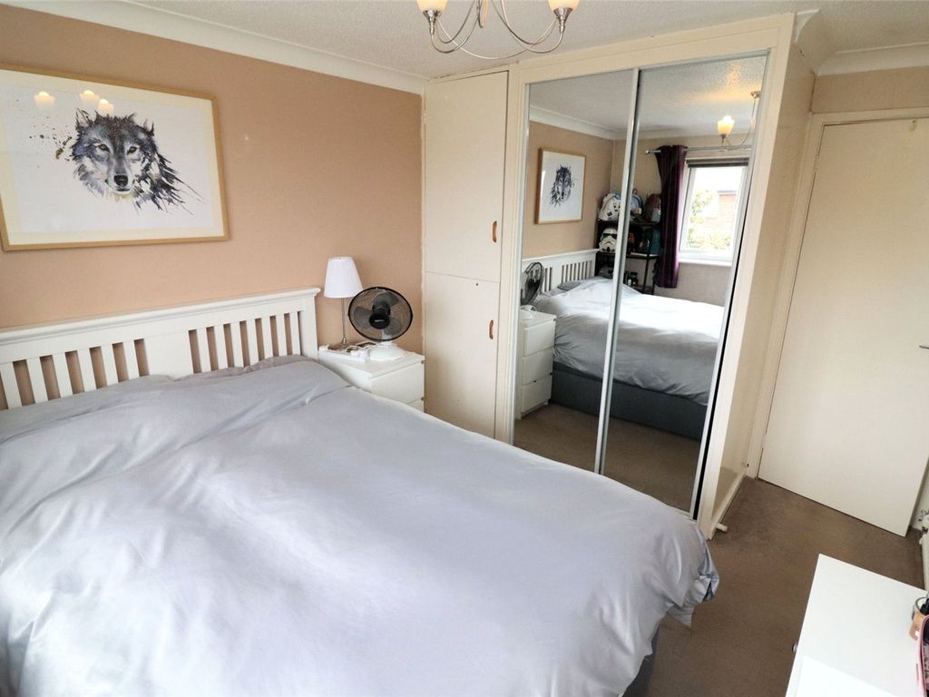 1 bed maisonette for sale in Walker Close, Crayford, Kent DA1, £210,000