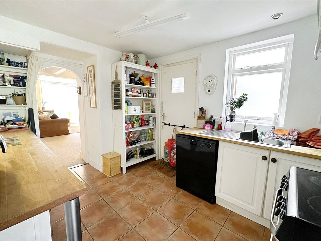 2 bed end terrace house for sale in Linden Road, Littlehampton, West Sussex BN17, £280,000