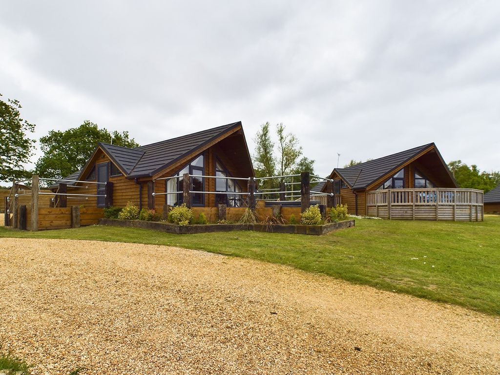 2 bed lodge for sale in Holme Road, Stow Bridge, King