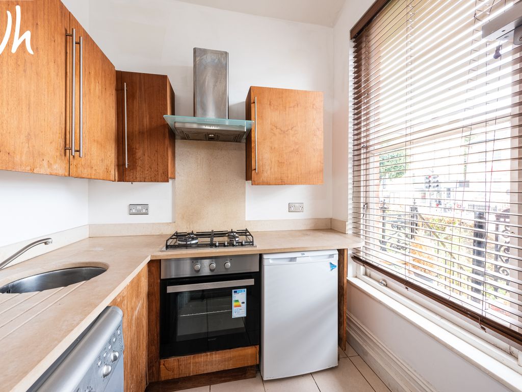 1 bed flat for sale in Sackville Road, Hove BN3, £240,000