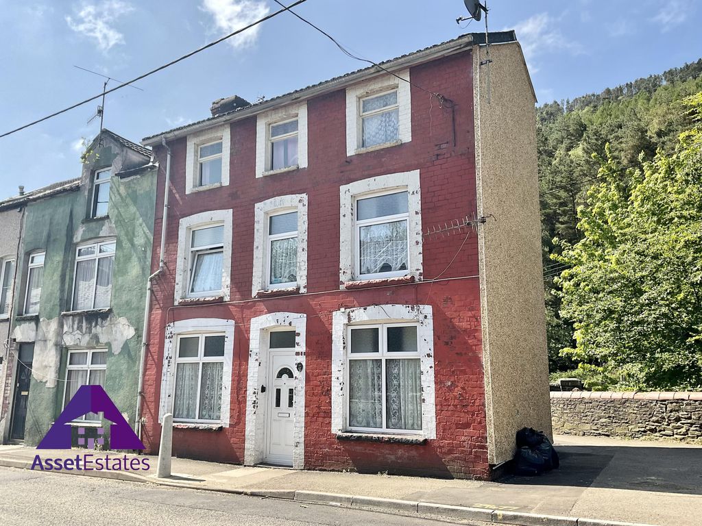 4 bed end terrace house for sale in Carlyle Street, Abertillery NP13, £69,950