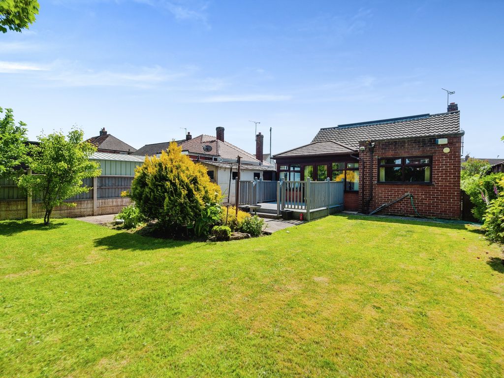 3 bed bungalow for sale in Mayfield Avenue, Widnes, Cheshire WA8, £180,000