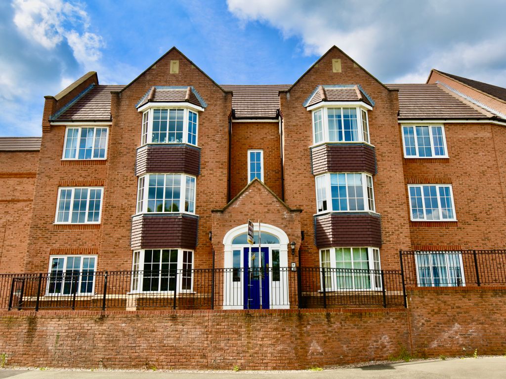 2 bed flat for sale in Hidcote Way, Daventry NN11, £139,000
