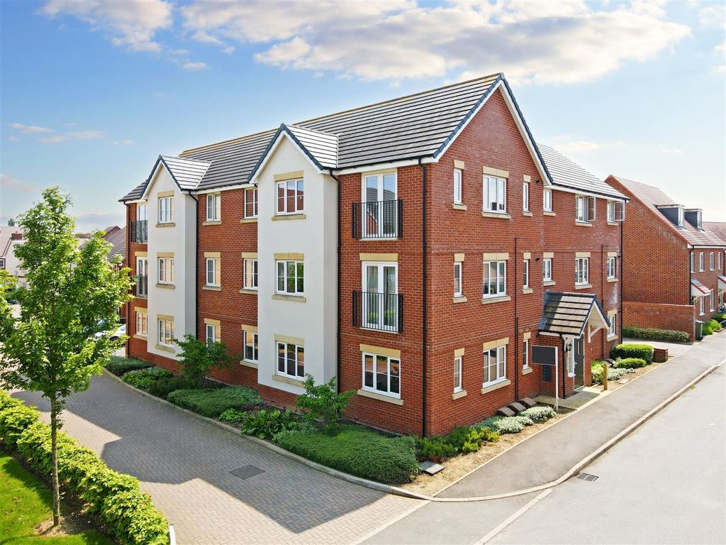 2 bed flat for sale in Madeira Meadows, Bletchley, Milton Keynes MK3, £200,000