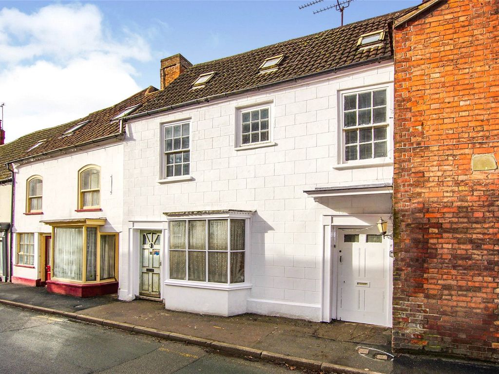 3 bed flat for sale in High Street, Berkeley, Gloucestershire GL13, £185,000