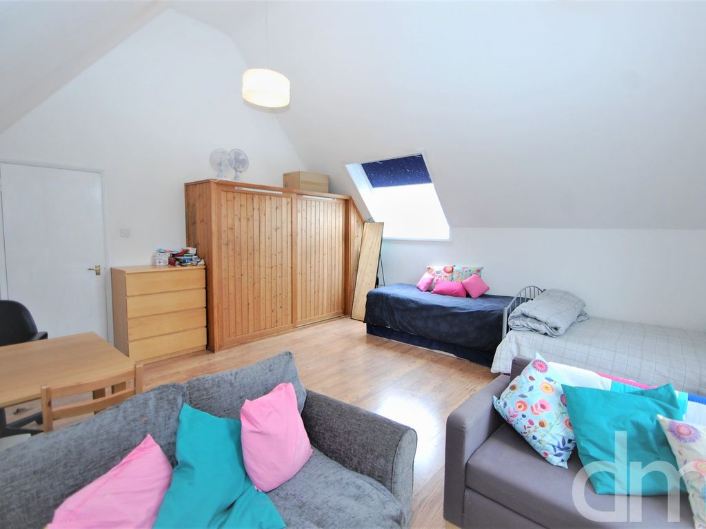 1 bed flat for sale in Mynott Court, Church Road, Tiptree, Colchester, Essex CO5, £139,500