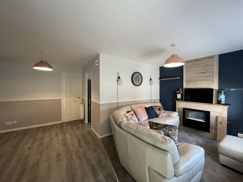 2 bed flat for sale in Briardene, Denton M34, £135,000