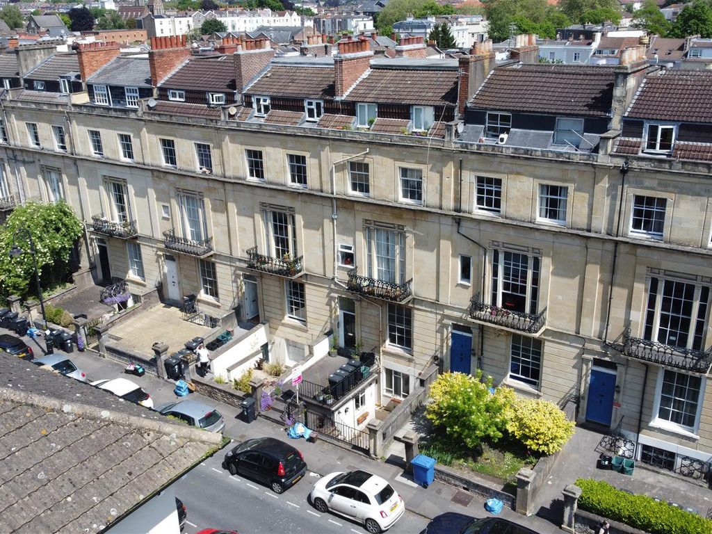 1 bed flat for sale in Westbourne Place, Clifton, Bristol BS8, £254,000