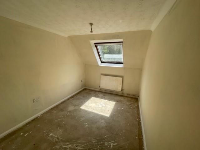 1 bed flat for sale in Kingsway Gardens, Andover SP10, £75,000