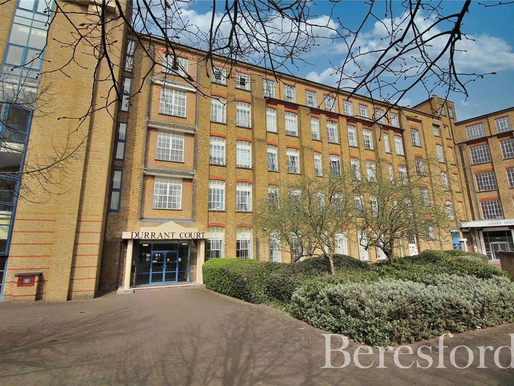 2 bed flat for sale in Durrant Court, Brook Street CM1, £195,000