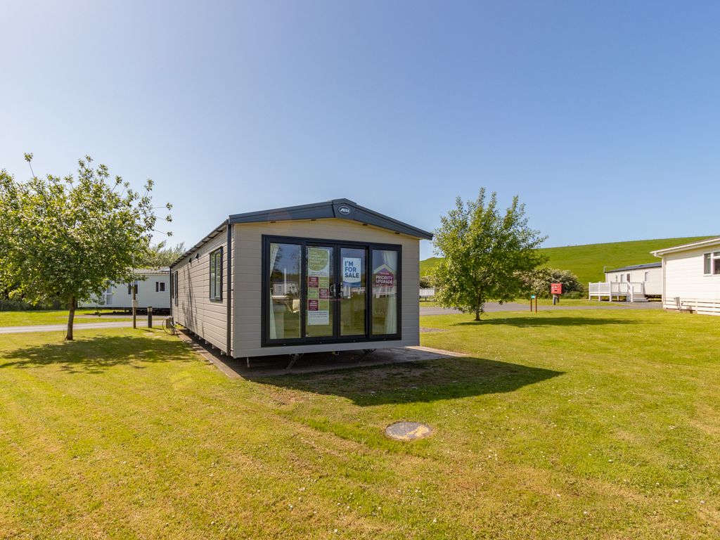 2 bed mobile/park home for sale in Turnberry Holiday Park, Girvan, Ayrshire KA26, £69,995