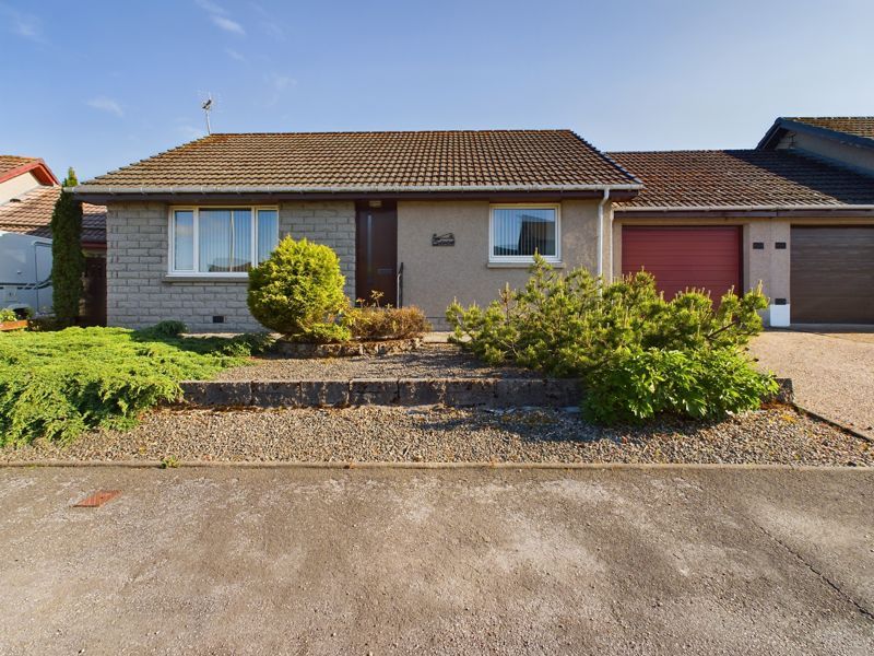 2 bed bungalow for sale in Victoria Road, Alford AB33, £180,000