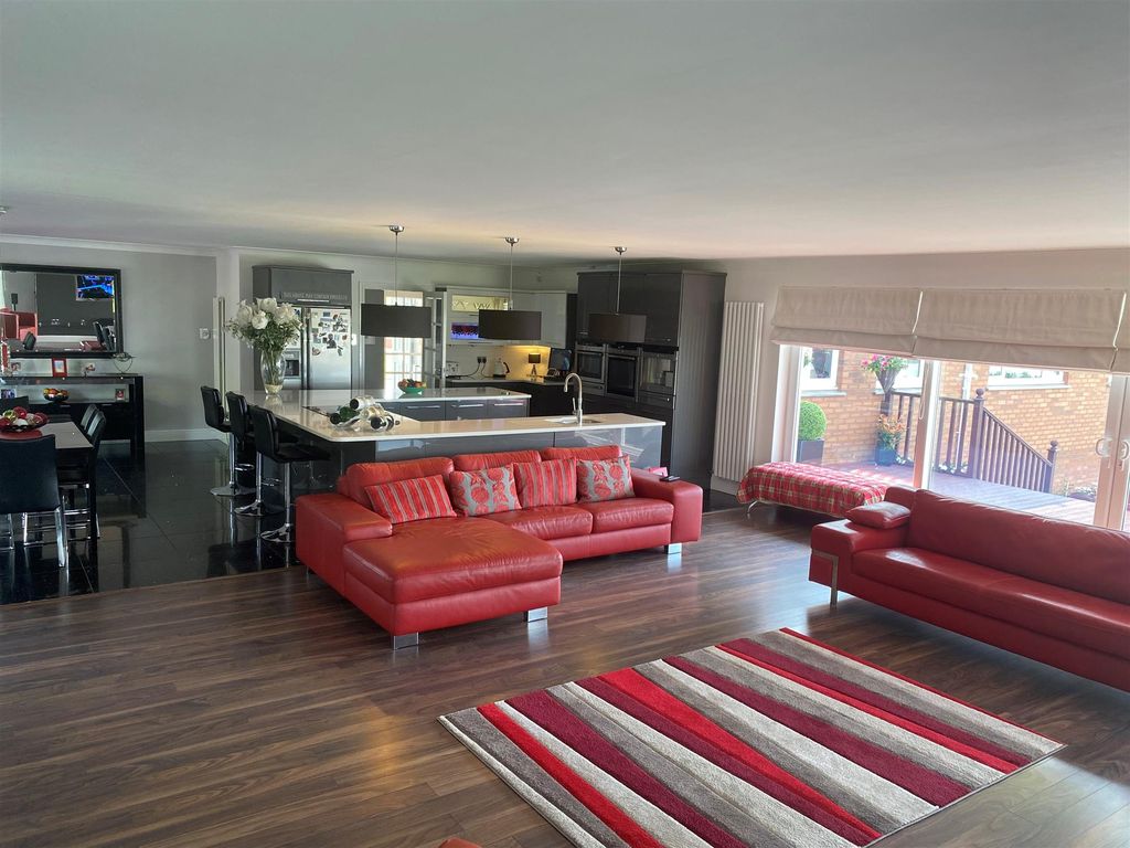 Leisure/hospitality for sale in ML11, Lesmahagow, Lanarkshire, £990,000