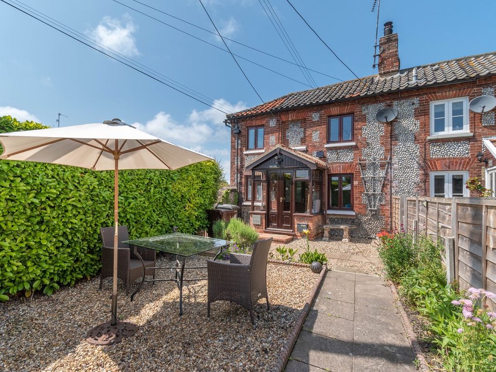 1 bed cottage for sale in Wells Road, Stiffkey NR23, £325,000