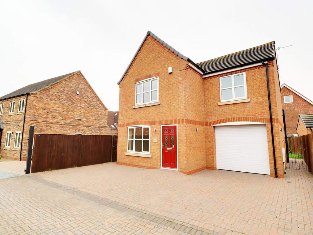 3 bed detached house for sale in High Street, Belton DN9, £250,000