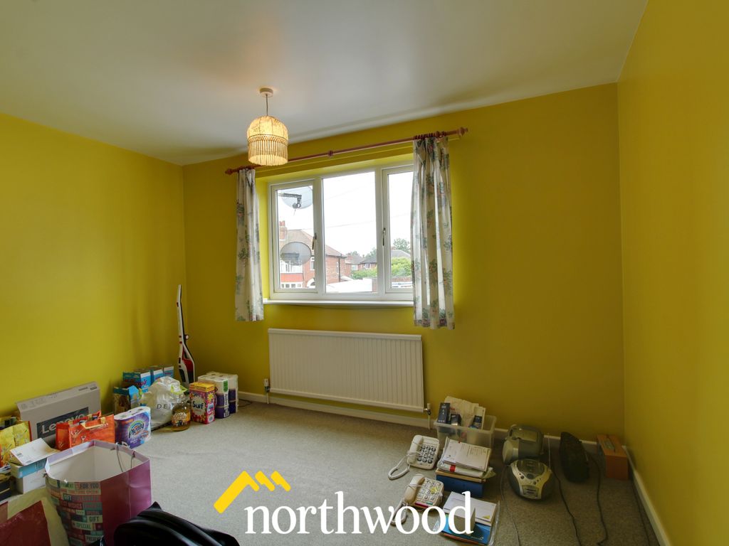 2 bed flat for sale in Welbeck Road, Bennetthorpe, Doncaster DN4, £110,000