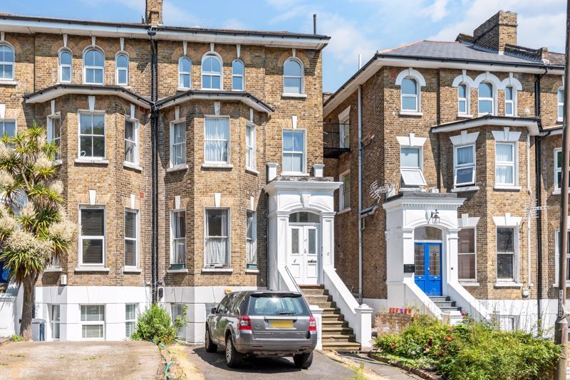 1 bed flat for sale in Footscray Road, London SE9, £199,995