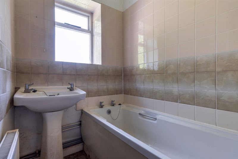 1 bed flat for sale in Footscray Road, London SE9, £199,995