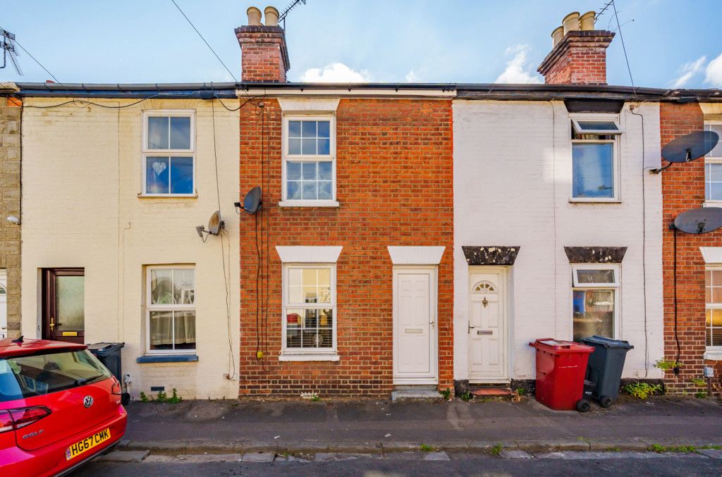 2 bed terraced house for sale in Little Street, Reading, Berkshire RG1, £260,000