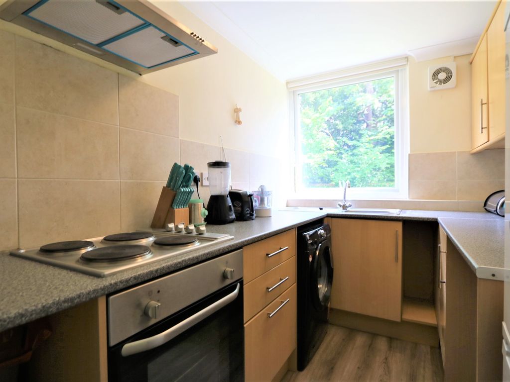 2 bed flat for sale in Goldington Green, Bedford MK41, £175,000
