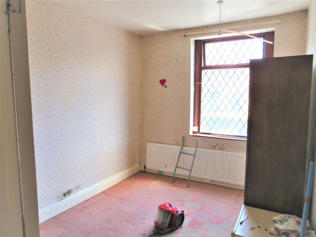 4 bed terraced house for sale in Byron Street, Bradford BD3, £139,950