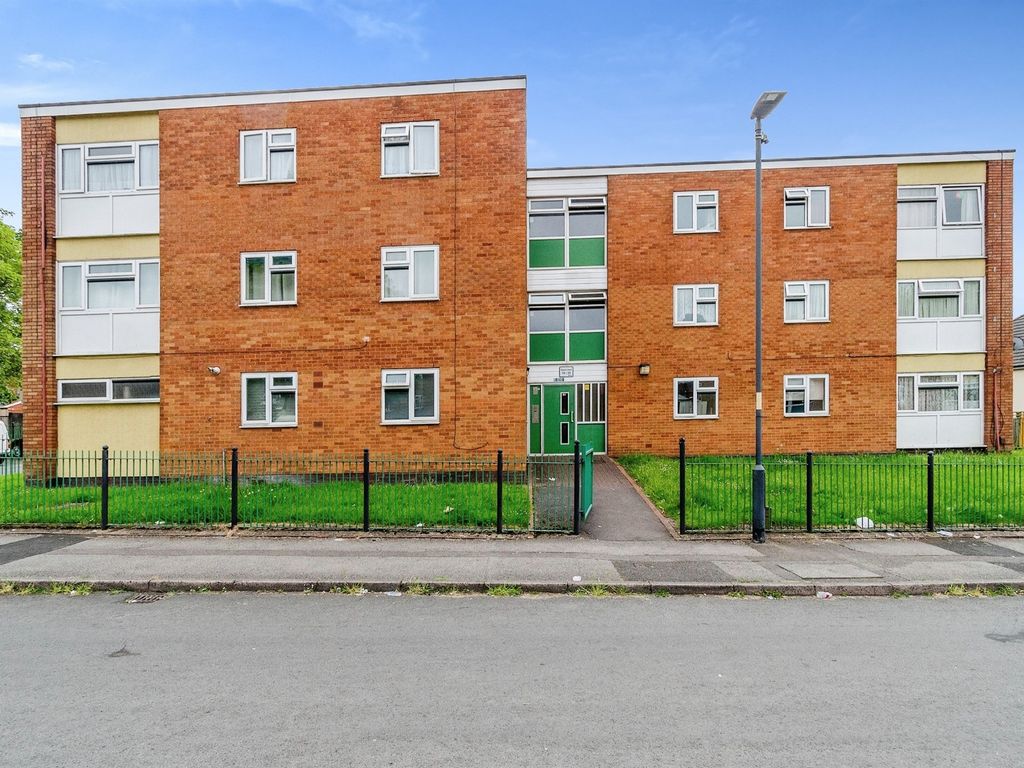 2 bed flat for sale in Spout Lane, Walsall WS1, £85,000
