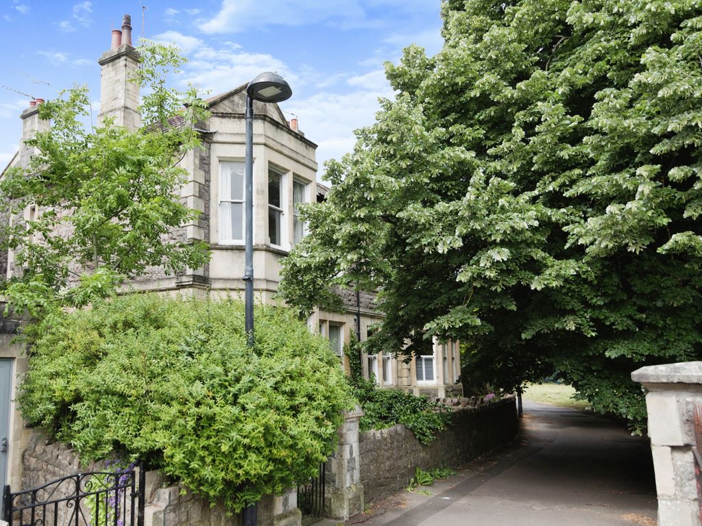 3 bed flat for sale in Lovers Walk, Weston-Super-Mare, Somerset BS23, £185,000