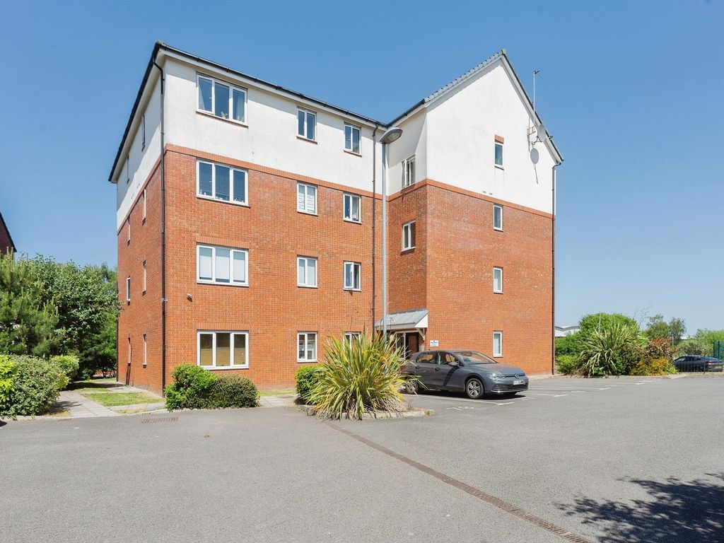2 bed flat for sale in Magazine Road, Bromborough, Wirral CH62, £125,000