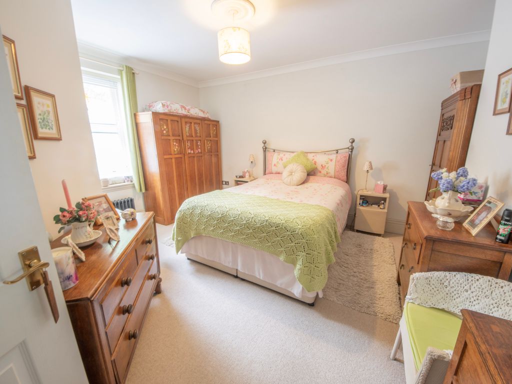 2 bed flat for sale in Plas Tanybwlch, Rhydyfelin, Aberystwyth, Ceredigion SY23, £290,000