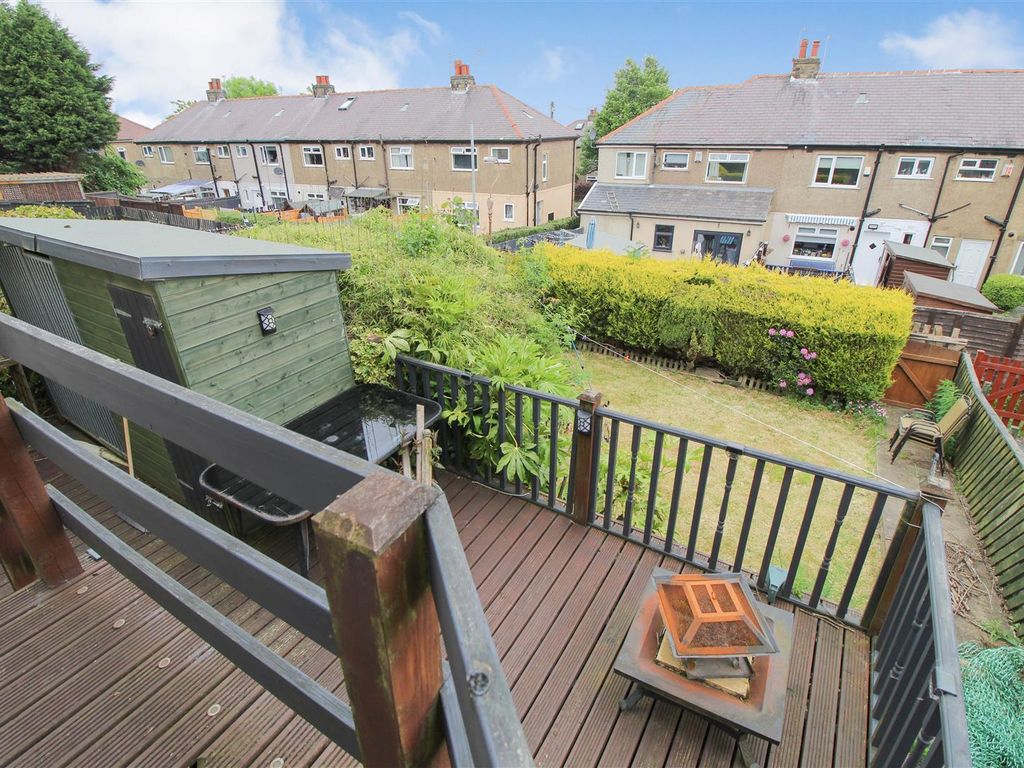 3 bed end terrace house for sale in Laithe Grove, Bradford BD6, £190,000