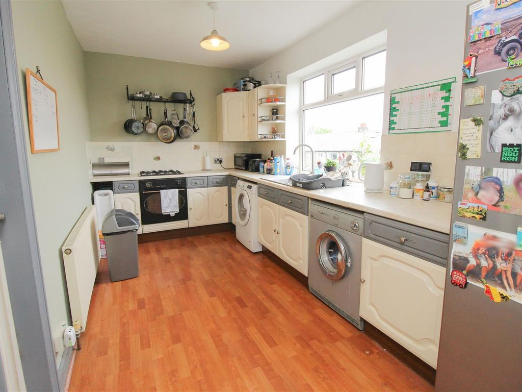 3 bed end terrace house for sale in Laithe Grove, Bradford BD6, £190,000