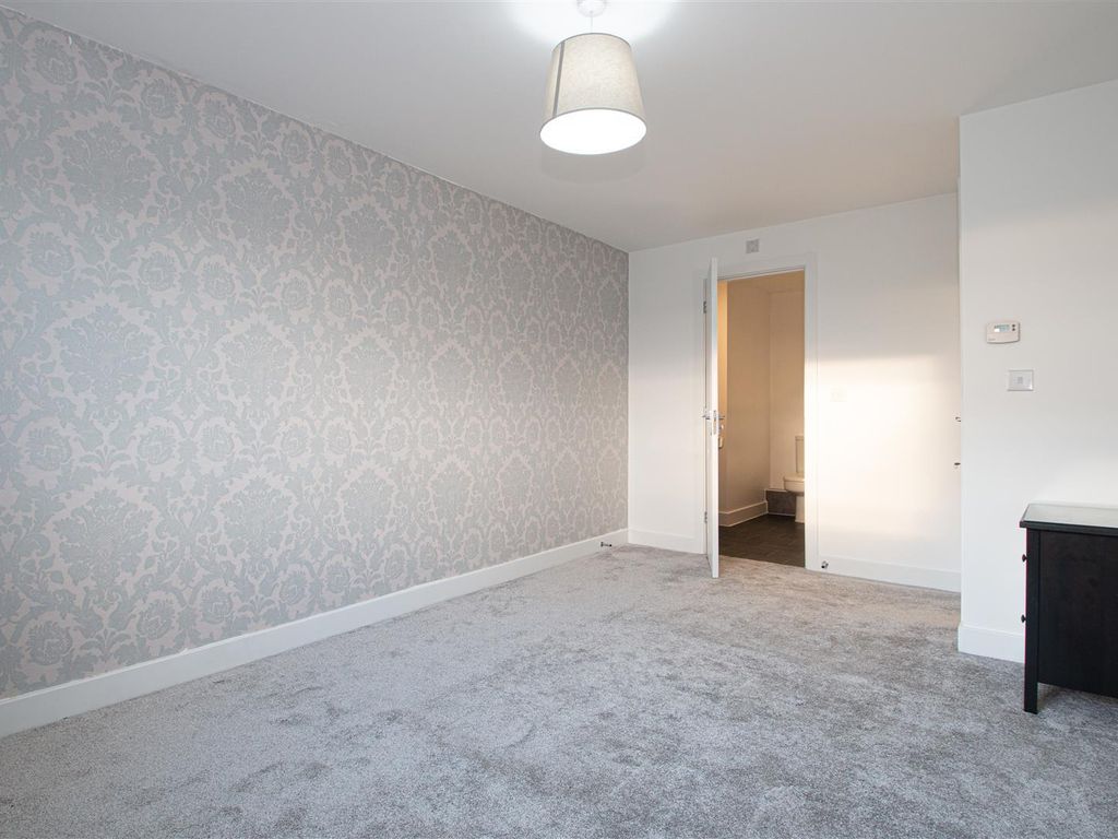 3 bed flat for sale in Addington Avenue, Wolverton, Milton Keynes MK12, £249,995