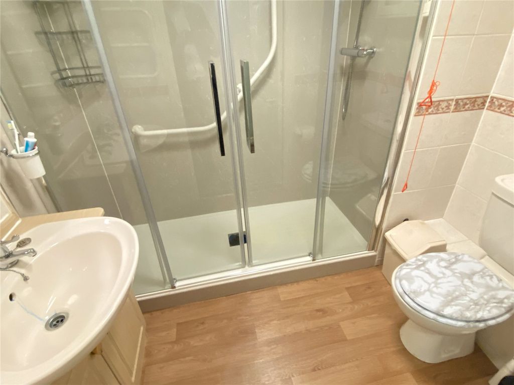 1 bed flat for sale in Wolverhampton Road, Stafford, Staffordshire ST17, £90,000