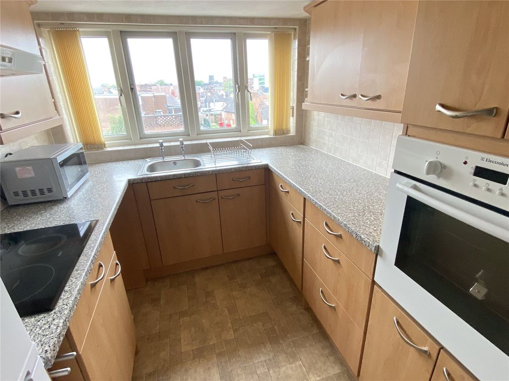 1 bed flat for sale in Wolverhampton Road, Stafford, Staffordshire ST17, £90,000