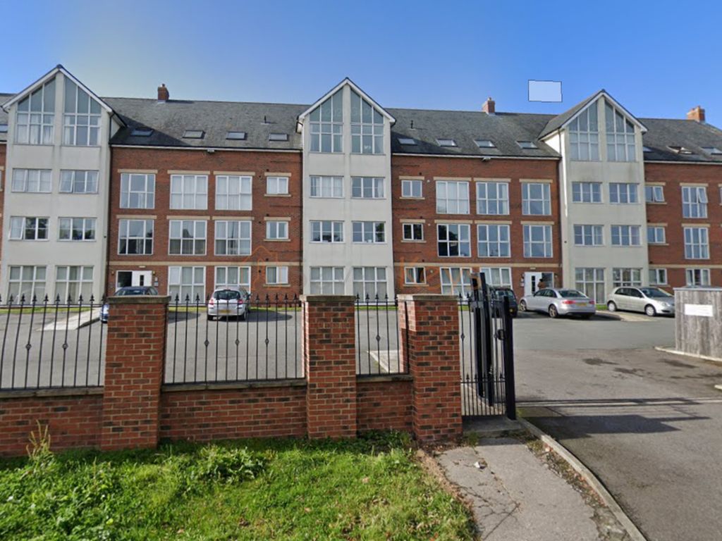 2 bed flat for sale in Kensington House, Gray Road, Sunderland SR2, £45,000
