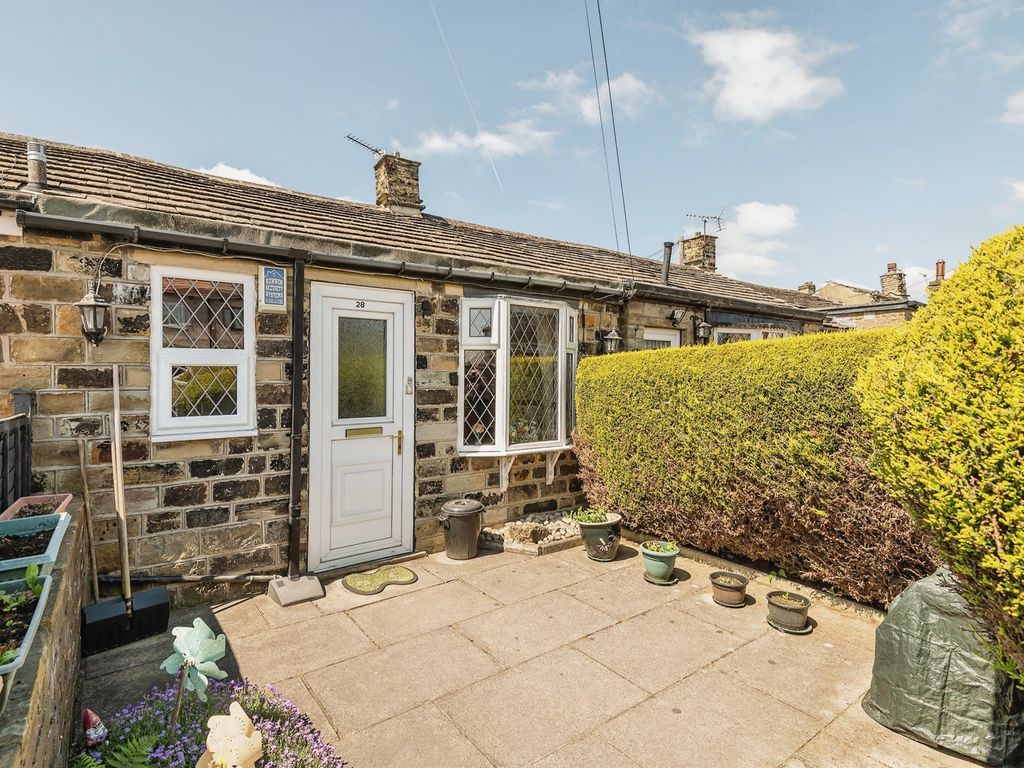 1 bed bungalow for sale in Pot House Road, Bradford BD6, £100,000