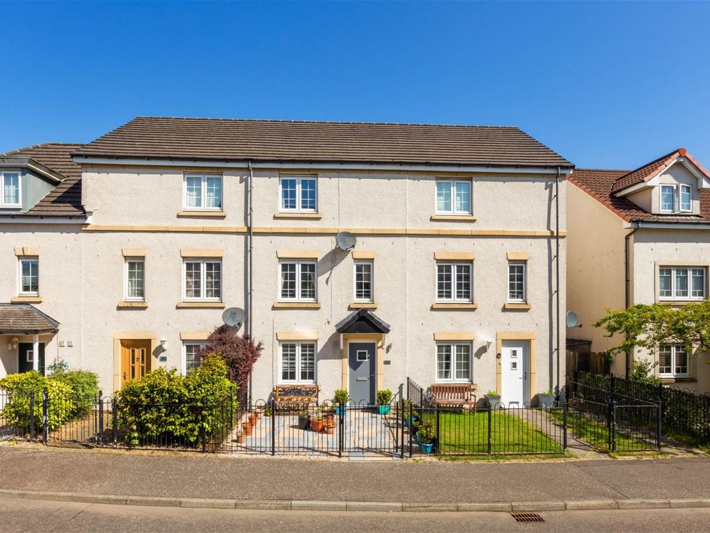 3 bed town house for sale in Leyland Road, Bathgate EH48, £215,000