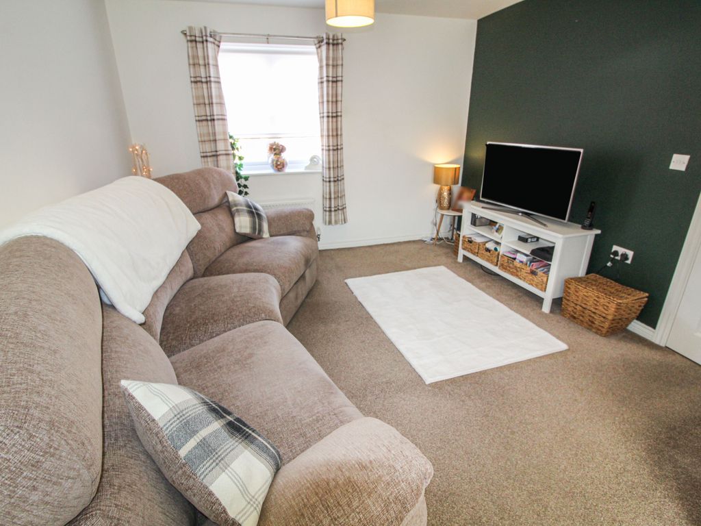 2 bed flat for sale in Glen Grove, Blyth NE24, £129,950