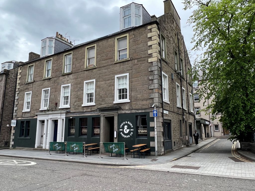 Pub/bar for sale in South Tay Street, Dundee DD1, £95,000