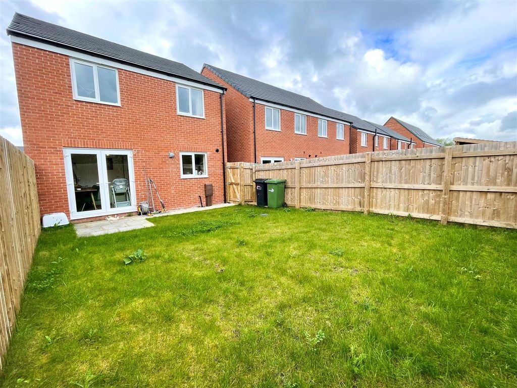 3 bed detached house for sale in Comfrey Avenue, Sandbach CW11, £260,000