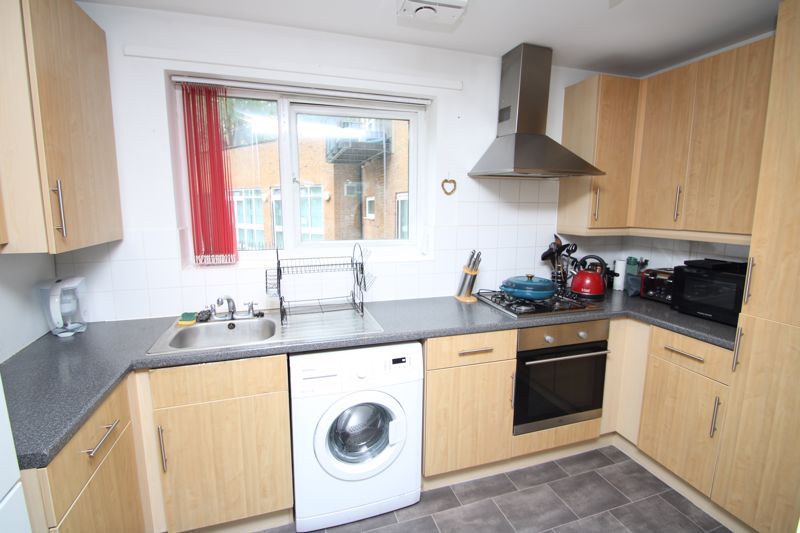 1 bed flat for sale in St. Hughes Avenue, High Wycombe HP13, £179,950