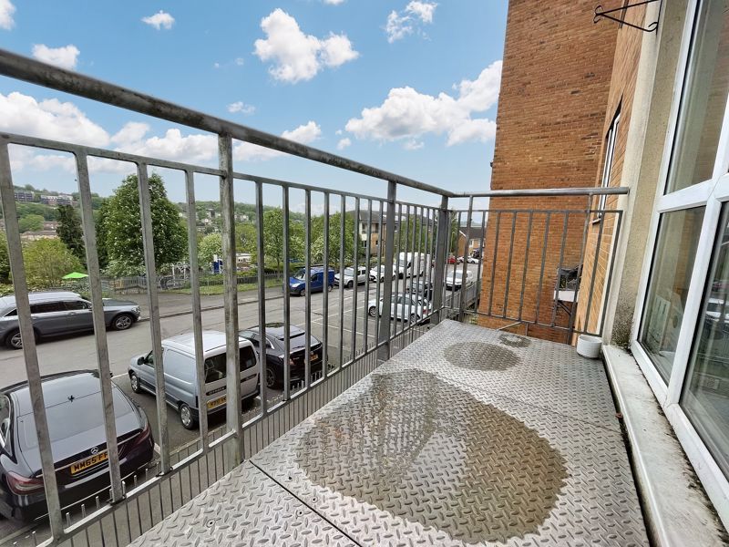 1 bed flat for sale in St. Hughes Avenue, High Wycombe HP13, £179,950